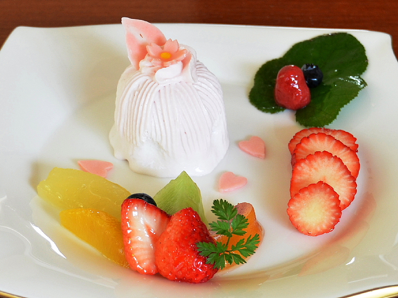 お好みのケーキ1つとドリンクのセット